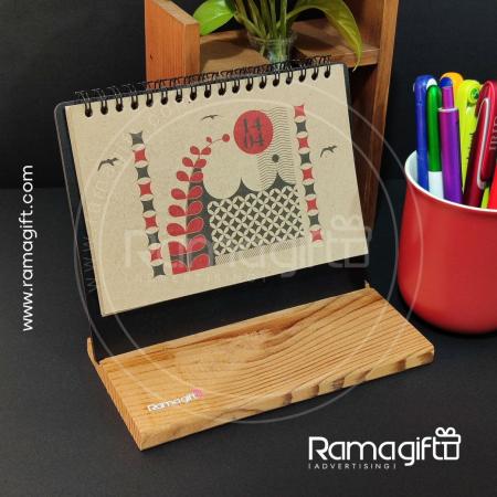 تقویم رومیزی با پایه چوبی