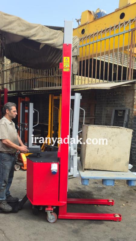 استاکر برقی خودکششی