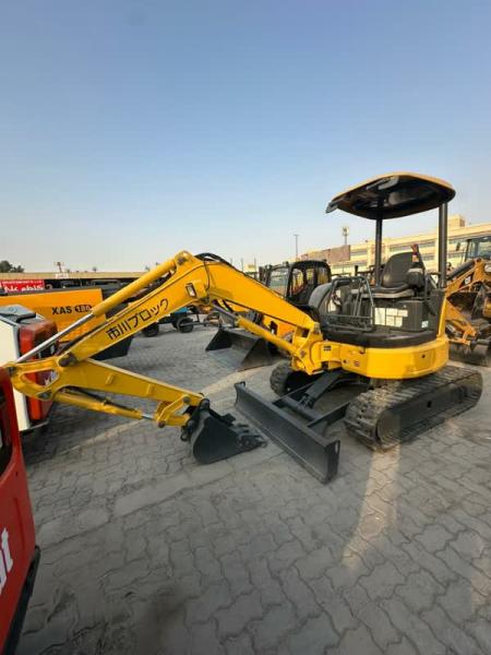 مینی بیل کوماتسو Pc27mr مدل 2012 موتور 3 سیلندر